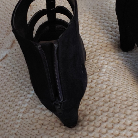 Metaphor - Picture 2 of 3